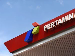 ป้ายสถานีบริการน้ำมัน Pertamina
