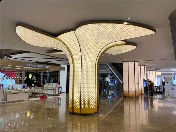 เสาอาคารของกระบวนการขึ้นรูปสูญญากาศพลาสติกห้างสรรพสินค้า